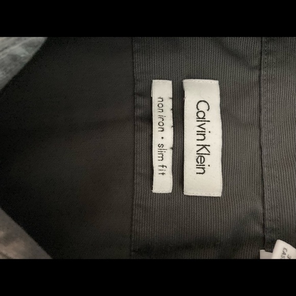 Calvin Klein Slim Fit Non Iron Button Down Dark Gray 17, 34/35. - Picture 3 of 5